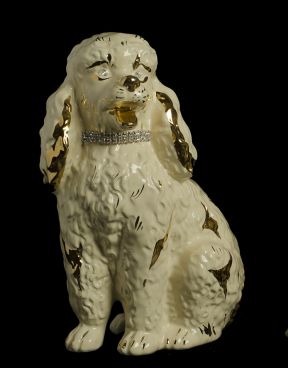 Cane barboncino in ceramica crema e oro - Ceramiche Boxer